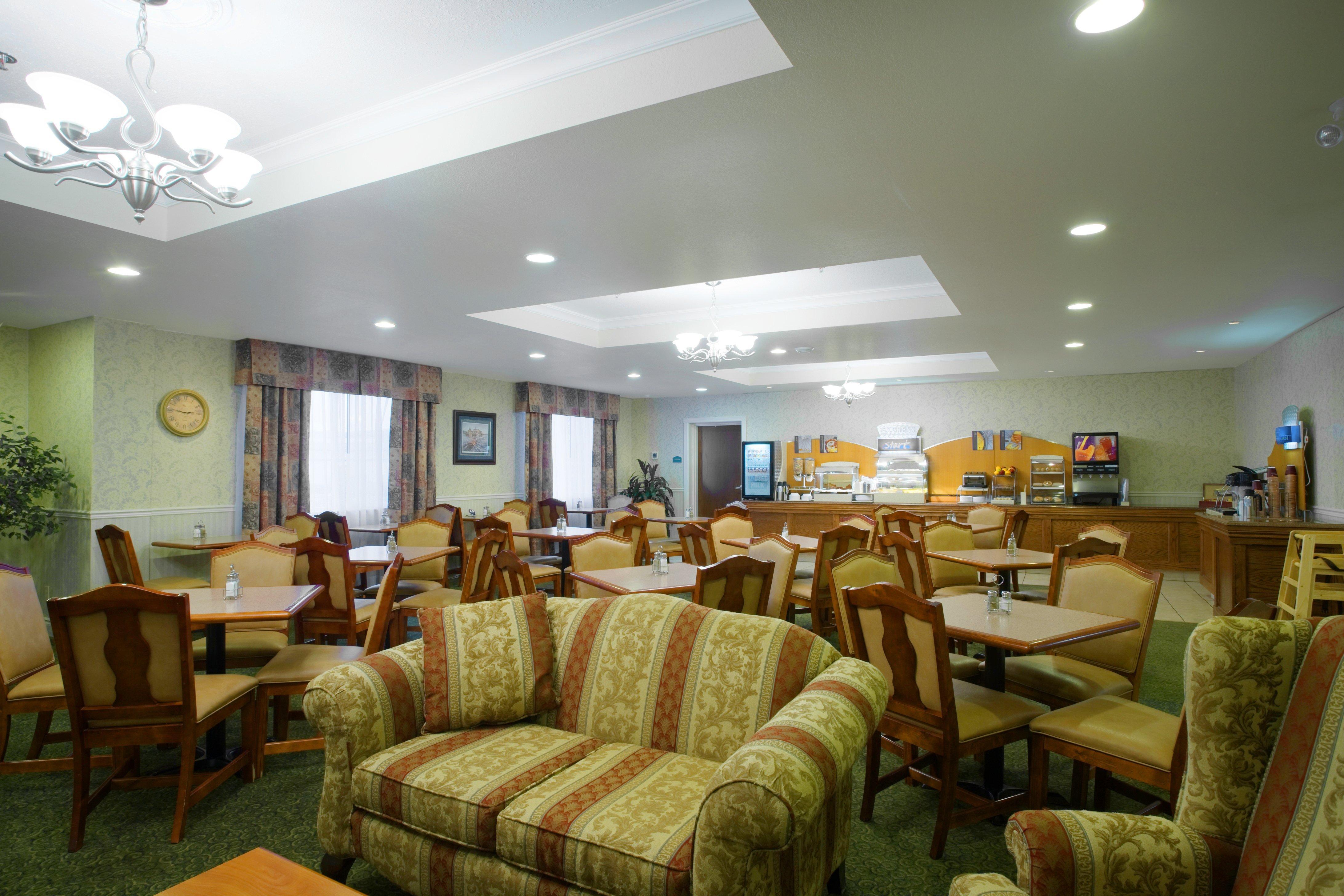 Holiday Inn Express Hotel & Suites 1000 Islands - Gananoque By Ihg Экстерьер фото