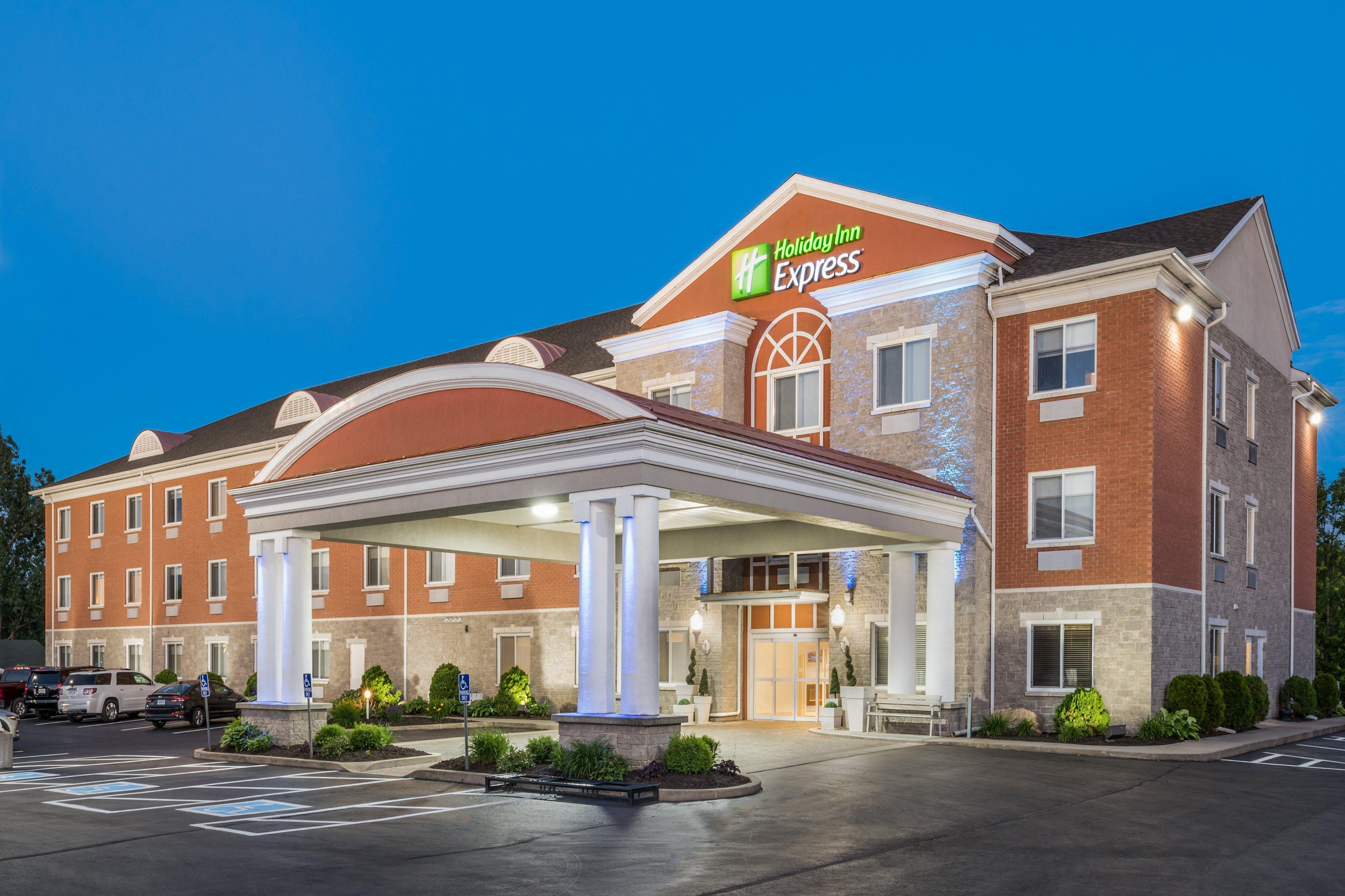 Holiday Inn Express Hotel & Suites 1000 Islands - Gananoque By Ihg Экстерьер фото