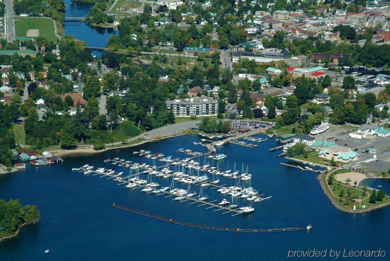 Holiday Inn Express Hotel & Suites 1000 Islands - Gananoque By Ihg Экстерьер фото